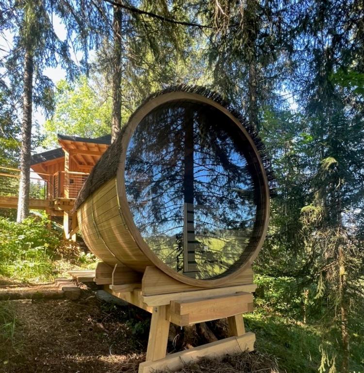 Zahrada ubytování Les Écrins du Val de Mouthe, JURA
