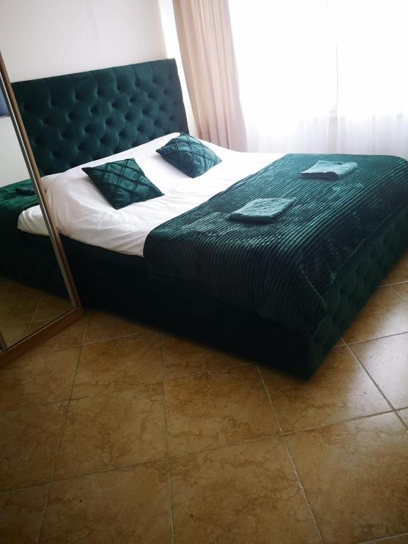 Riviera Deluxe Apartments - Imazhi 7