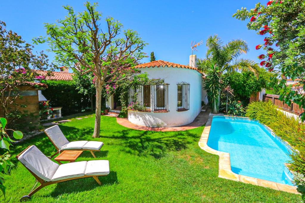 LITORAL COSTA DORADA - VILLA FALGUERA Only families
