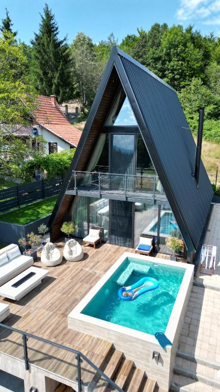 V house Goc - 三居室小木屋
