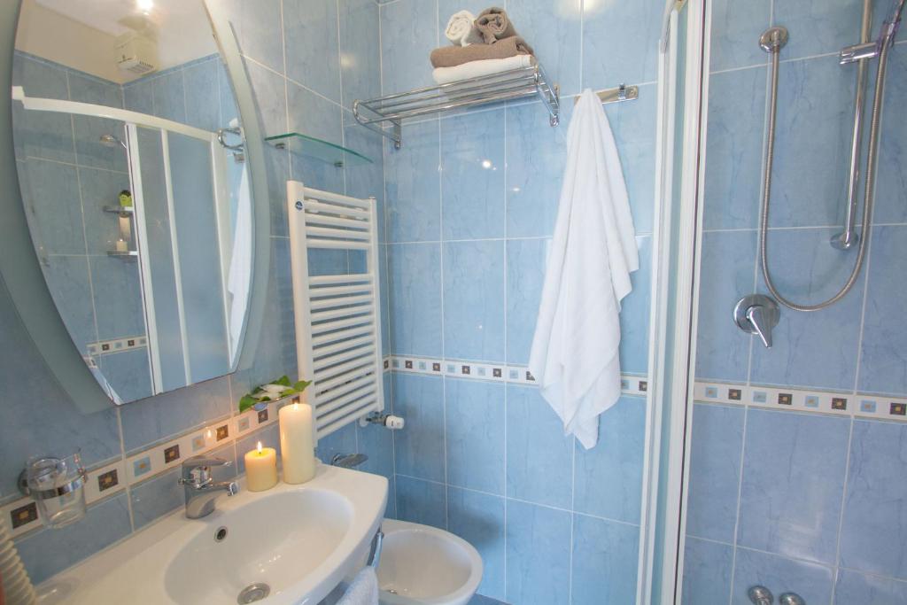 Łazienka w obiekcie Hotel Nord Est