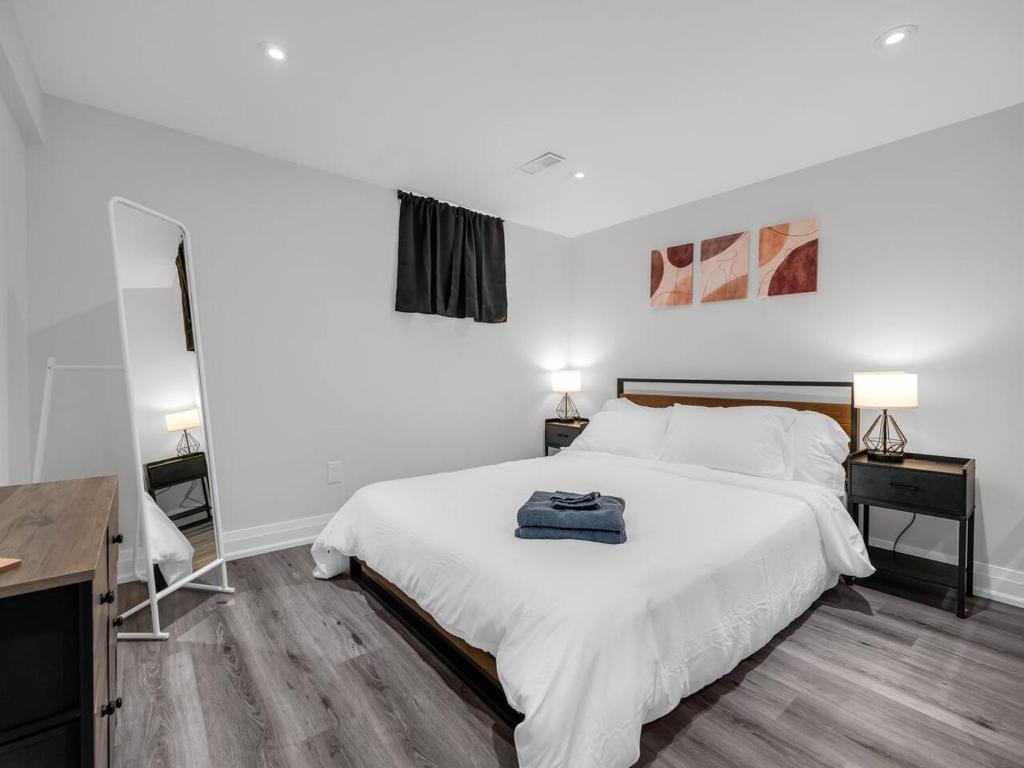 Sunnydale Apartment, Burlington (updated prices 2024)