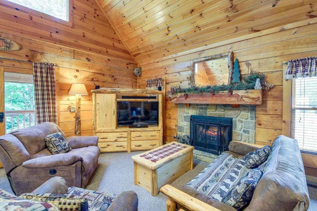 Sevierville Cabin w/ Wraparound Deck + Lake Access