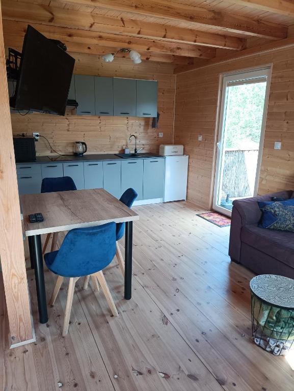 Kuchyň nebo kuchyňský kout v ubytování Drewniany domek na kaszubach u Oli