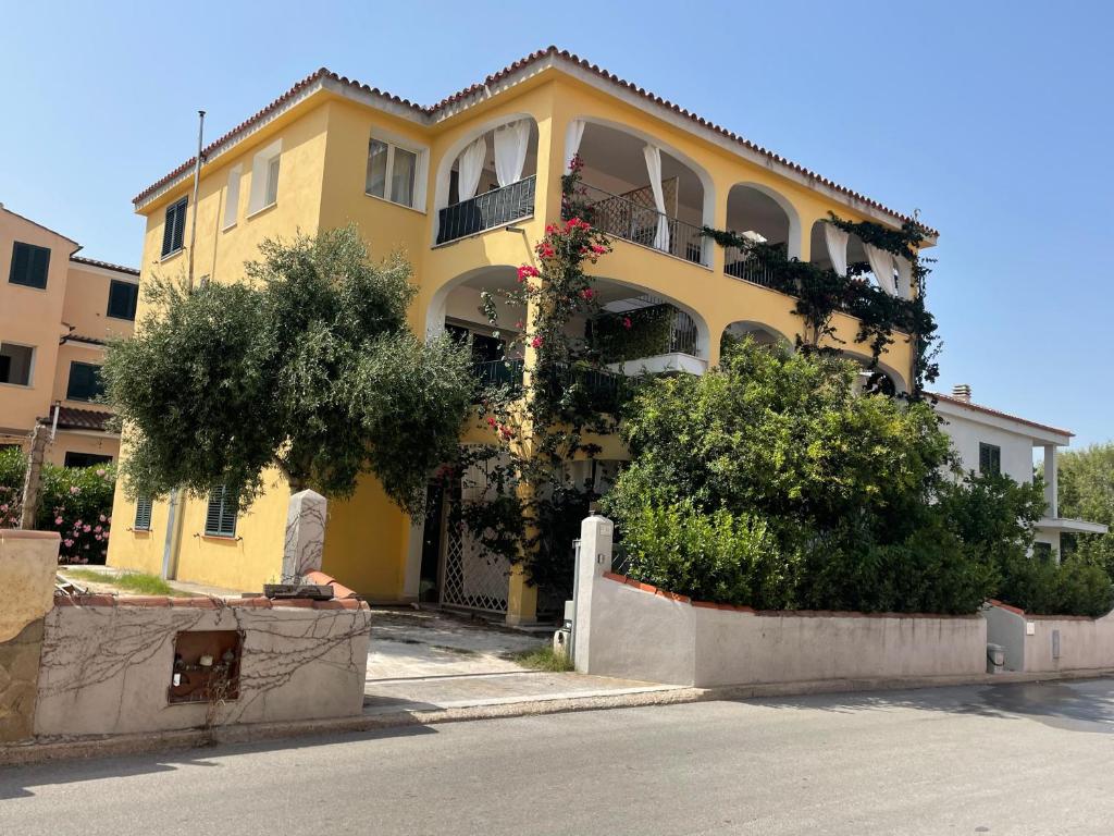 Το κτήριο όπου στεγάζεται  το διαμέρισμα