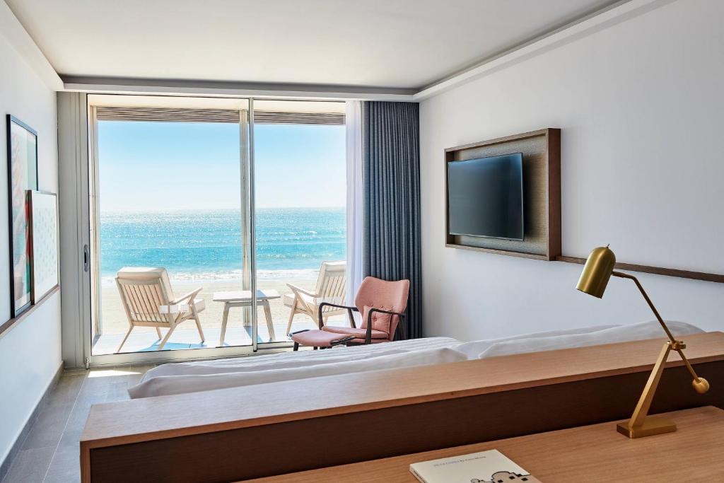 Le Meridien Ra Beach Hotel and Spa - Premium Beachfront Contemporary Twin Room