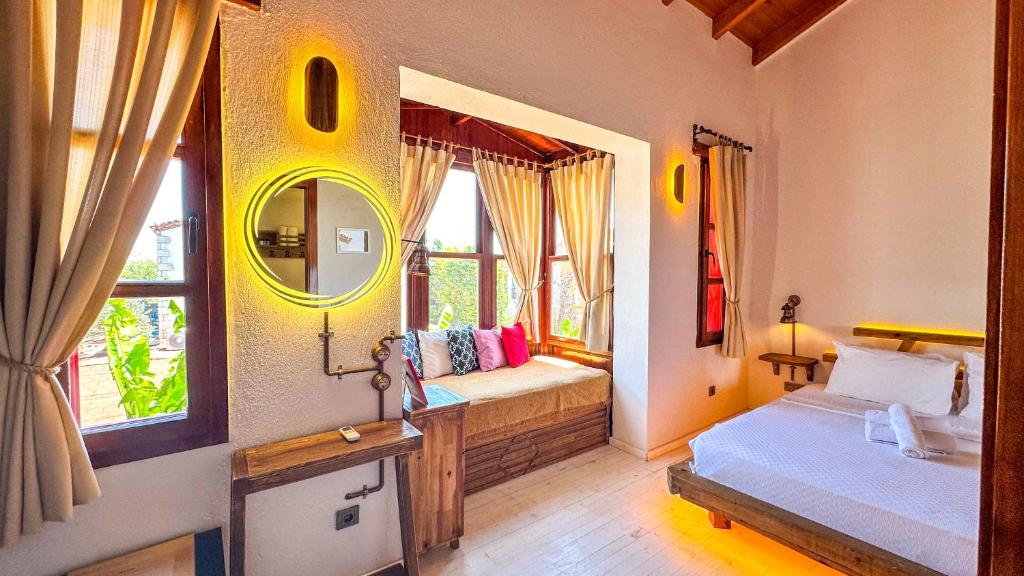 Postel nebo postele na pokoji v ubytování Banana Alaçatı Food & Stay - Adults Only