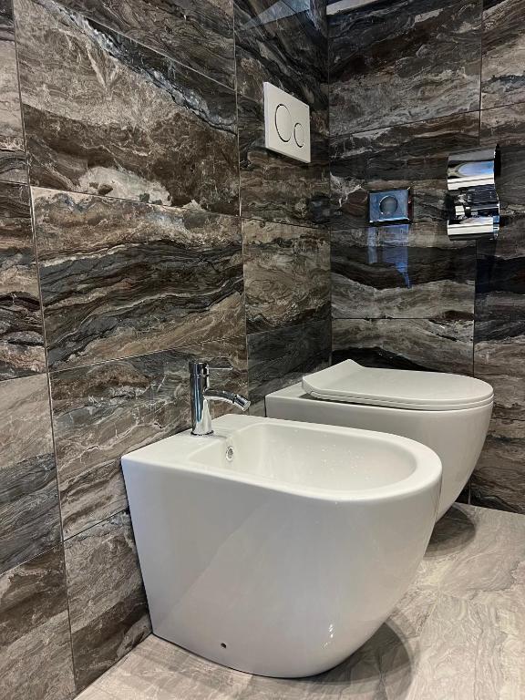 Een badkamer bij Loft Sirmione