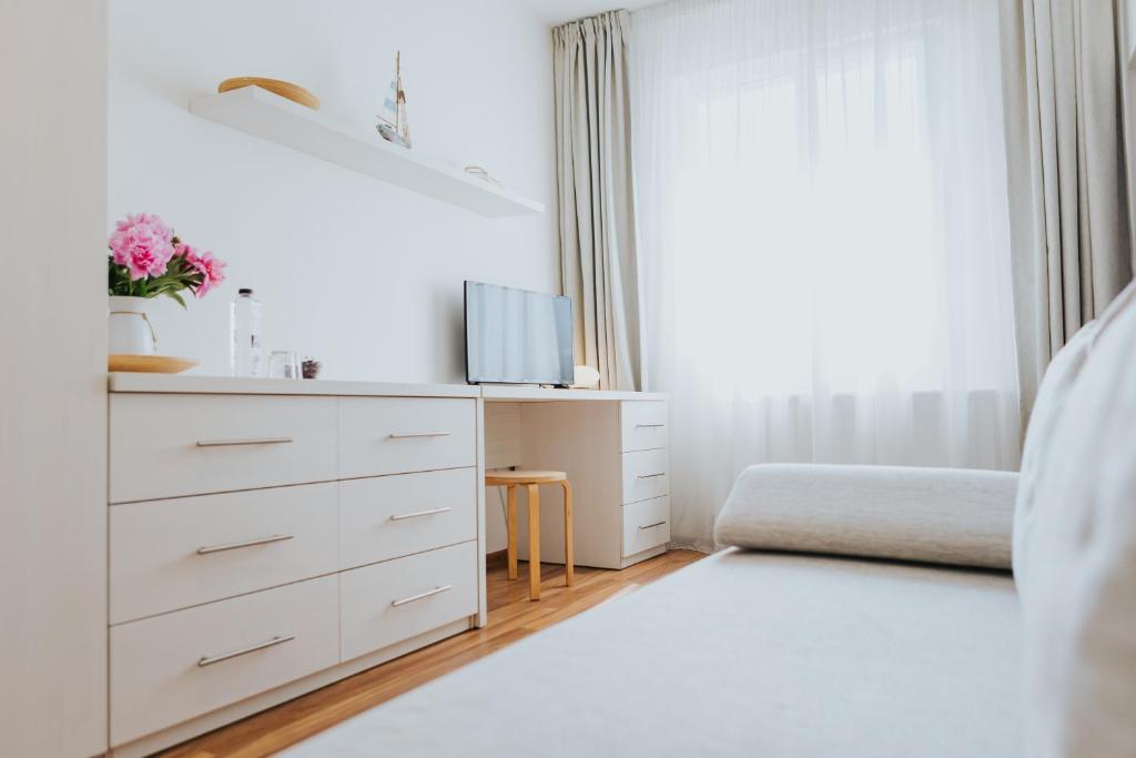 Camelia's cozy place - Double Room With Private Bathroom
