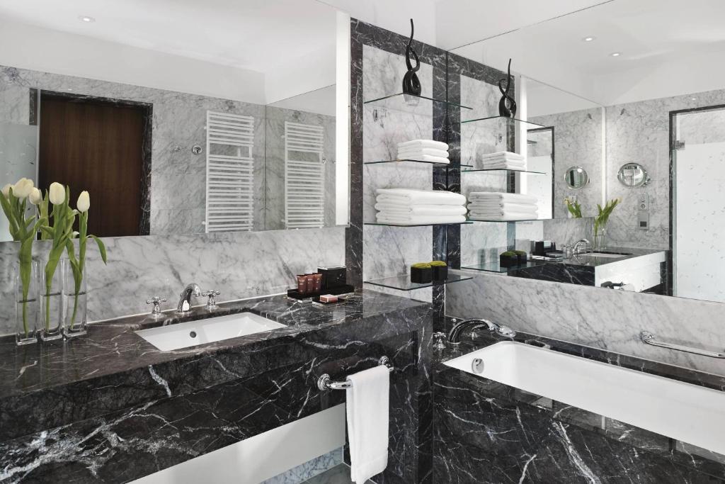 The Ritz-Carlton, Vienna - 7