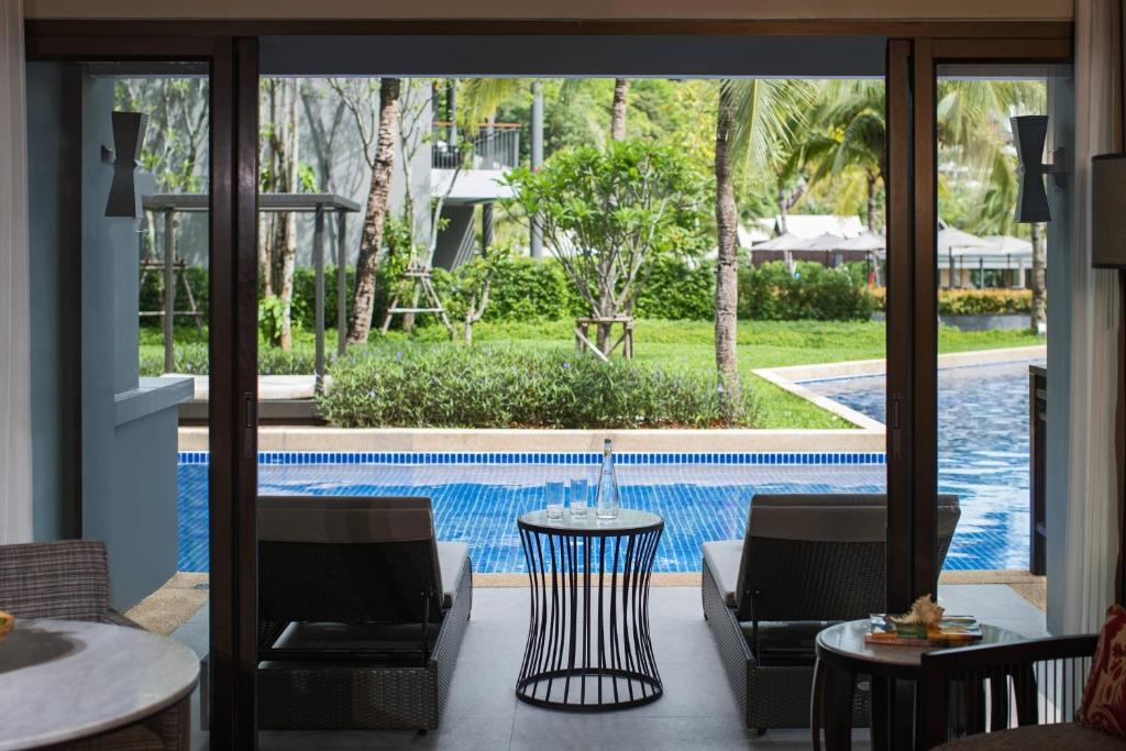 Bazén v ubytování Phuket Marriott Resort and Spa, Nai Yang Beach nebo v jeho okolí