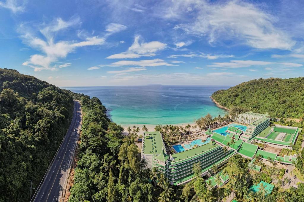 Le Meridien Phuket Beach Resort - 5
