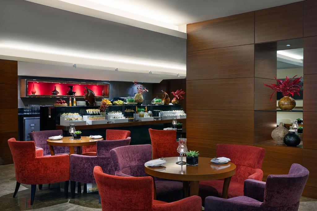 Sheraton Dubai Creek Hotel & Towers - Suite Esecutiva, Club Lounge Access, Suite