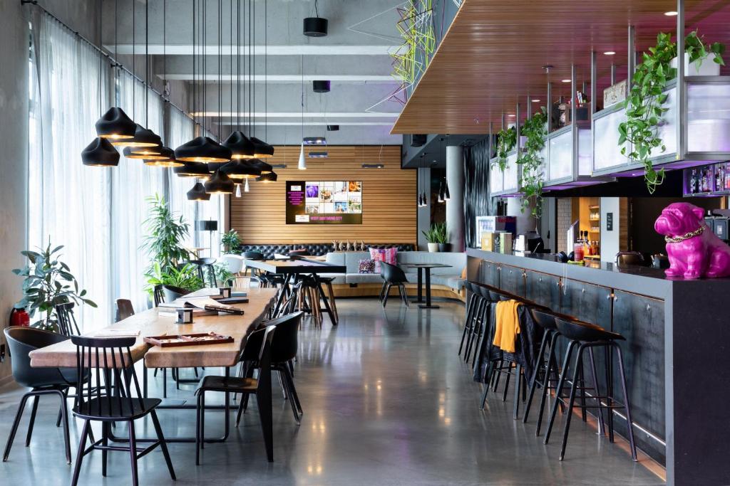 Restaurace v ubytování Moxy Frankfurt Eschborn