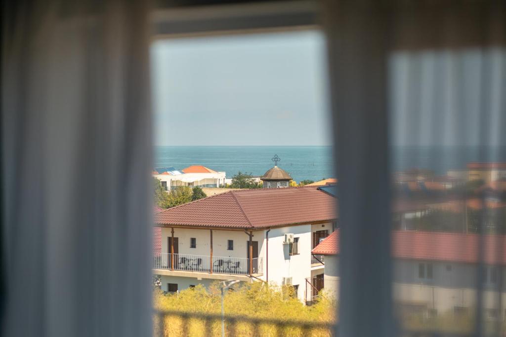 Nespecifikovaný výhled na moře nebo výhled na moře při pohledu z penzionu