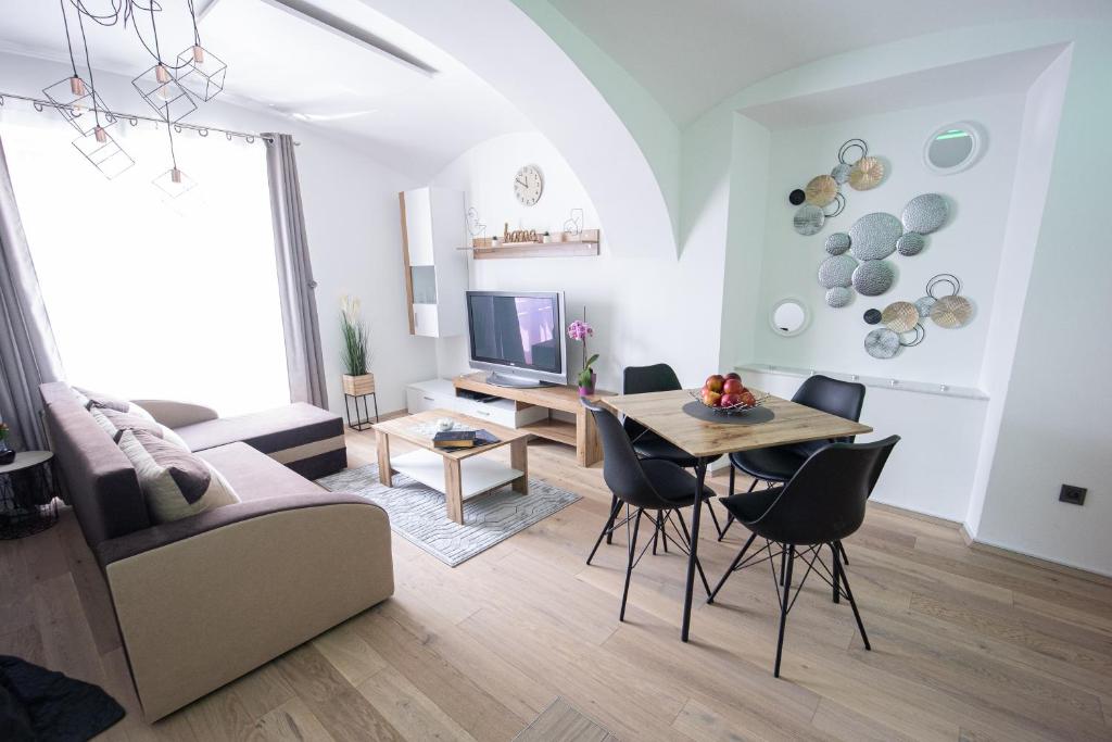TV a/nebo společenská místnost v ubytování Apartment MaRI&BoR
