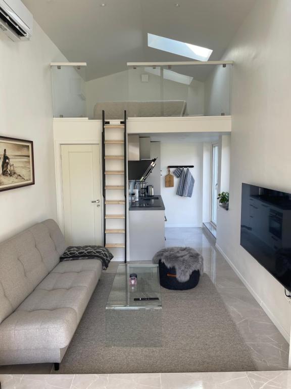Posedenie v ubytovaní Modern guesthouse with loft