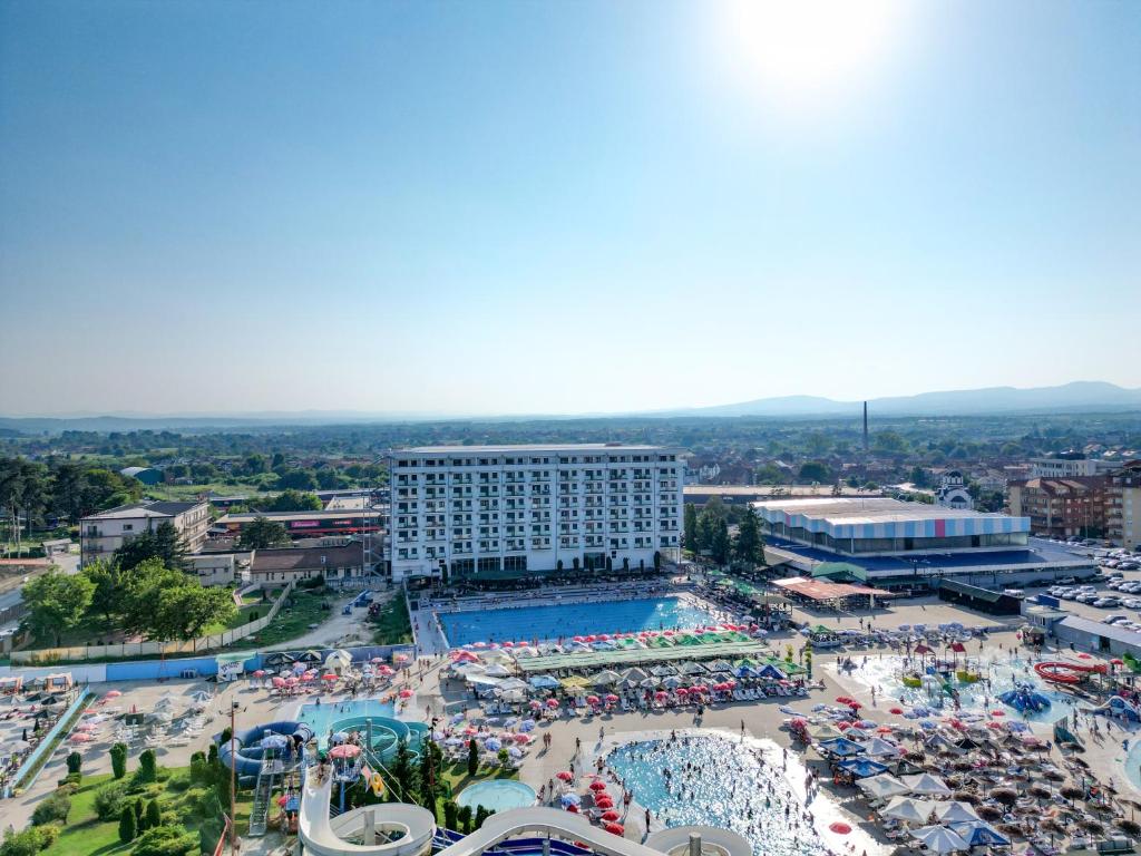 Bazén v ubytování Bella Vista nebo v jeho okolí
