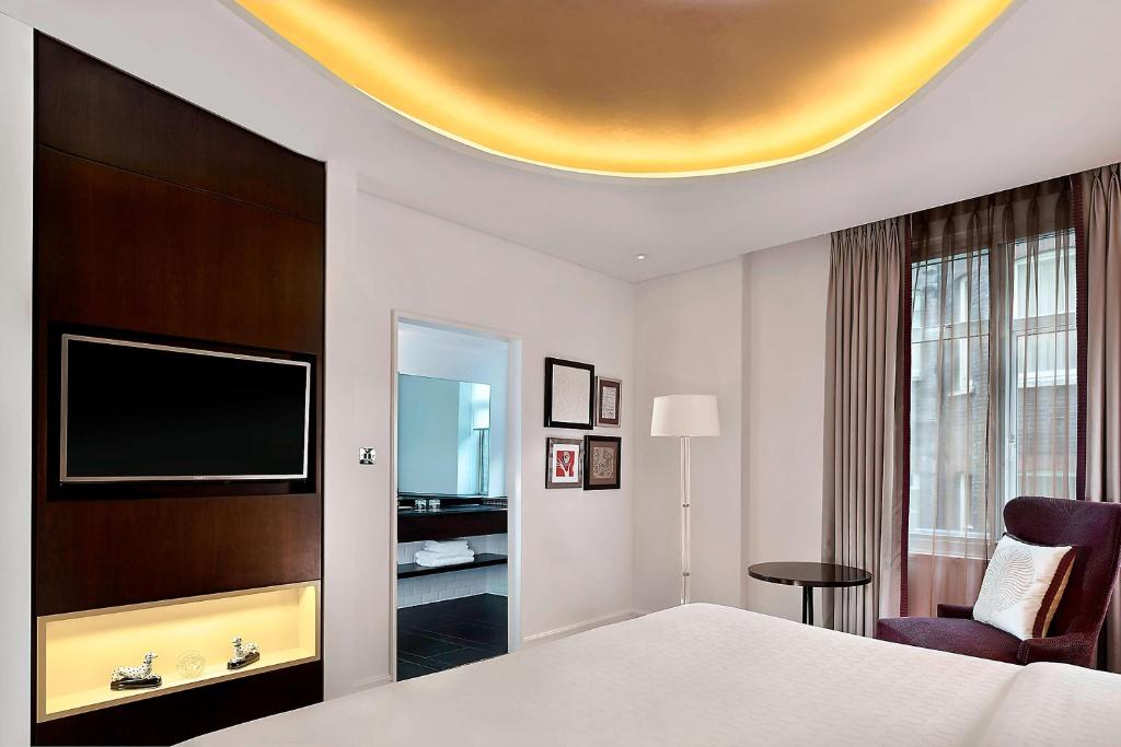Sheraton Grand London Park Lane - Deluxe King Room
