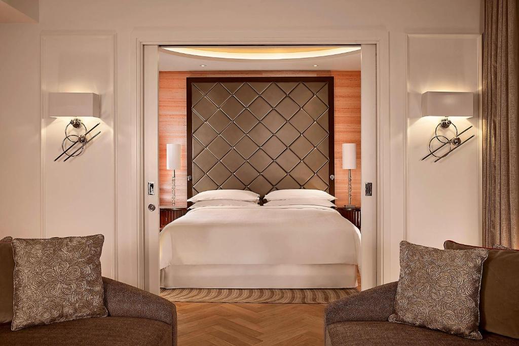 Sheraton Grand London Park Lane - One-Bedroom Grand King Suite - Club Lounge Access
