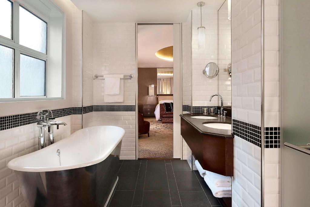 Sheraton Grand London Park Lane - Art Deco Family Suite - Club Lounge Access