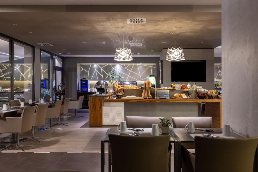 AC Hotel by Marriott Marseille Prado Vélodrome - Resim 44