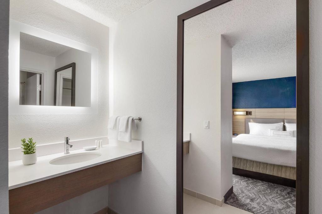 SpringHill Suites Tempe at Arizona Mills Mall photo