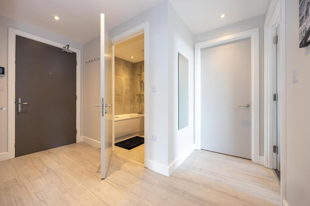 Koupelna v ubytování Contemporary 3 Bedrooms Apartment Manchester City