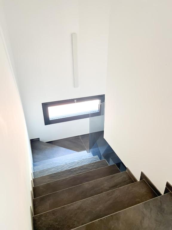 Glass House - Smart Rooms & Parking - 8