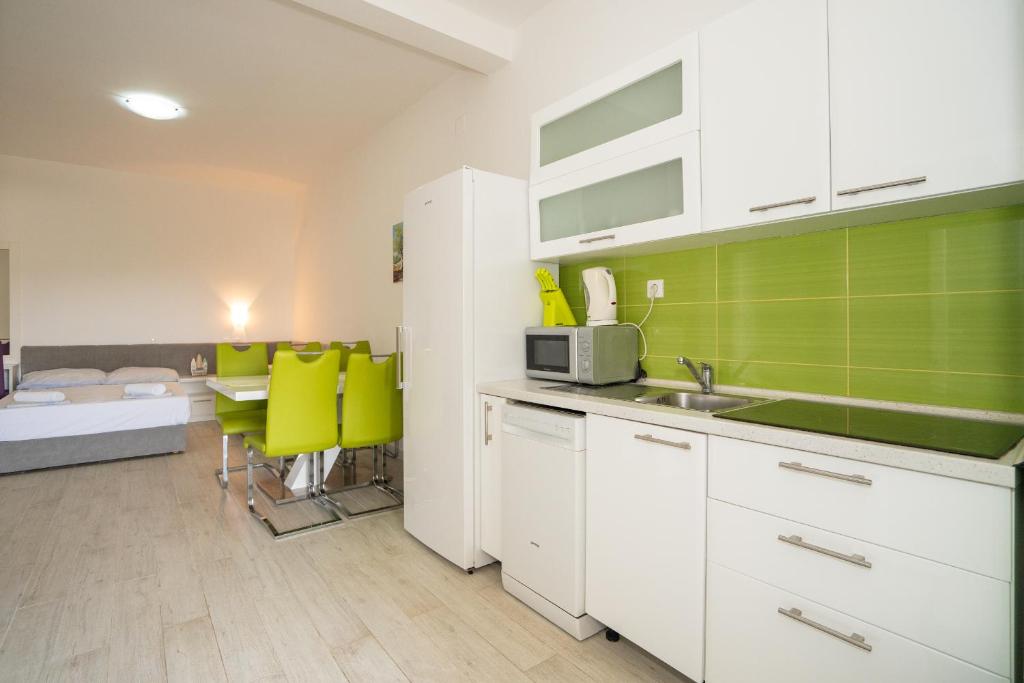 Garden Resort - Apartments Maslina - One-Bedroom Apartment