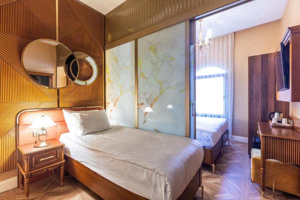 Wyndham Istanbul Old City - Standard Triple Room With Jetted Tub
