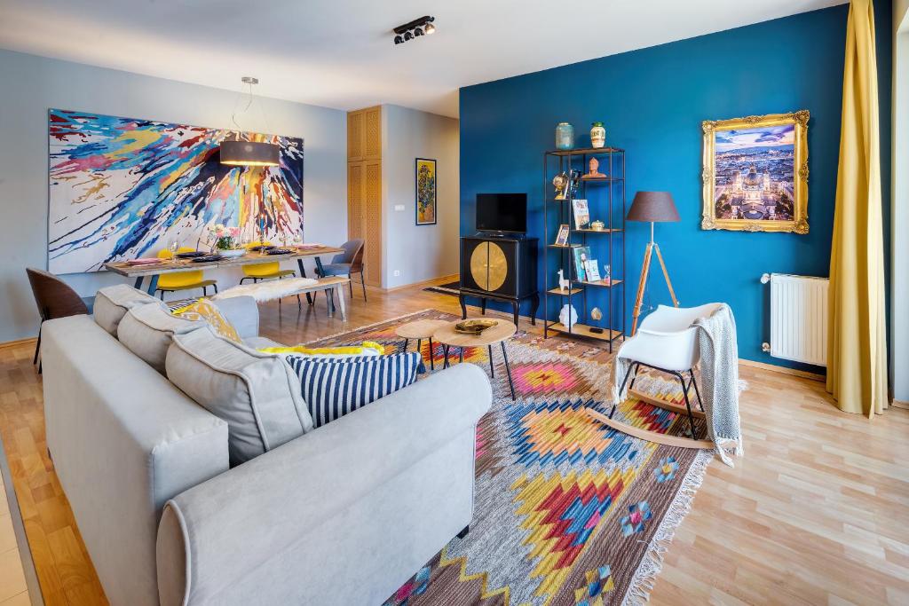 Stylish and colorful apartment with balcony 1072 Budapest, 12-14 Akácfa utca kép - 1