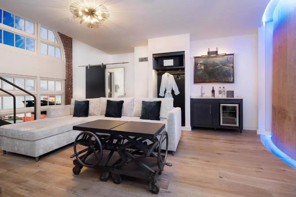 One-Bedroom Bi-Level King Loft with Sofa Bed