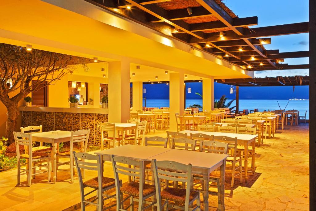 Restaurace v ubytování Long Beach Hotel & Resort