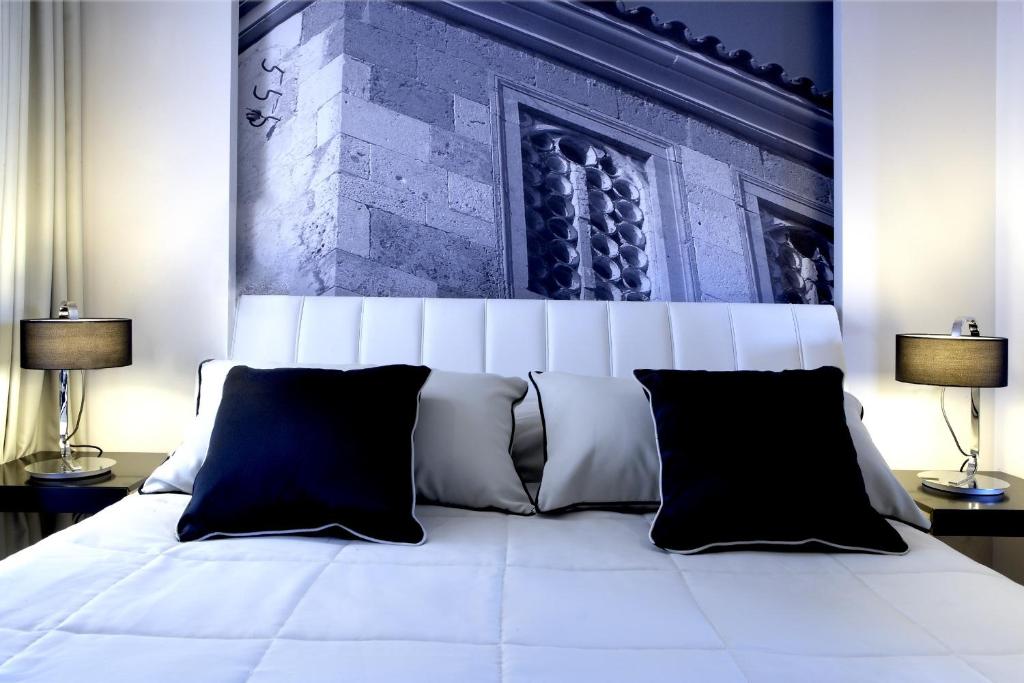 Pelagos Suites Hotel & Spa - 12