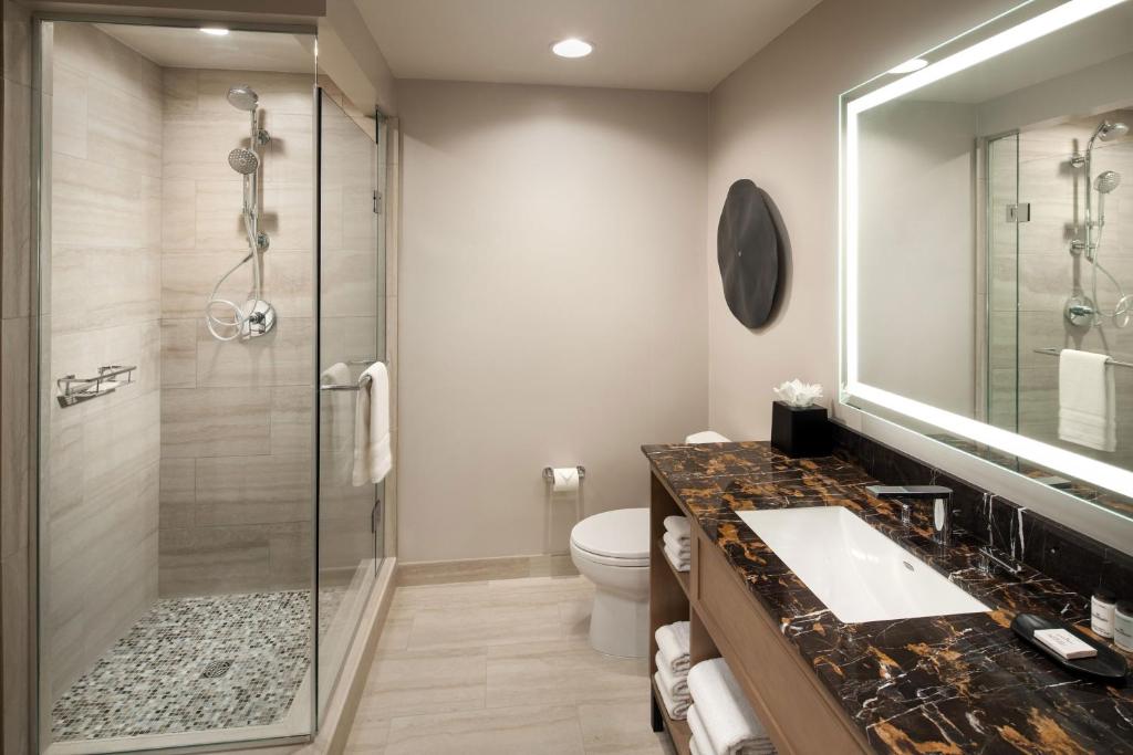 Sheraton Grand at Wild Horse Pass - Standard King Room