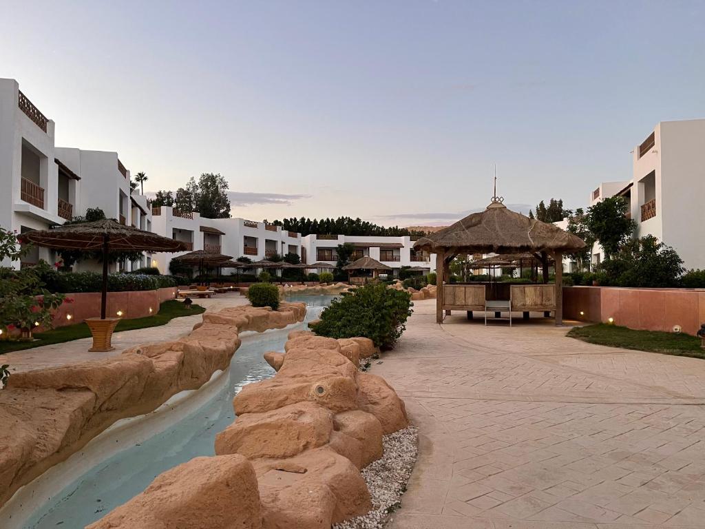 Bazén v ubytování Elisir SPA & Hotel at Sheikh coast nebo v jeho okolí