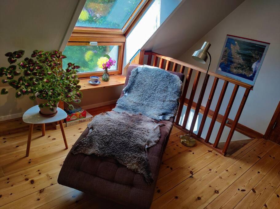 Posezení v ubytování Stuga i natursköna mittskåne