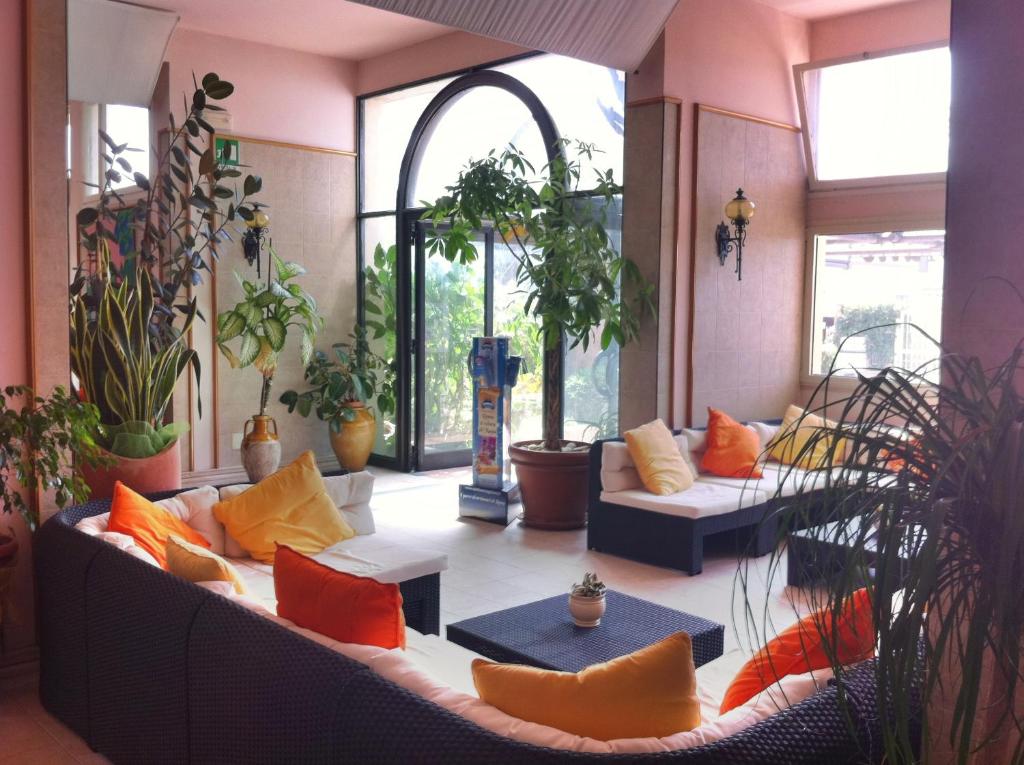 Część wypoczynkowa w obiekcie Hotel Corallo
