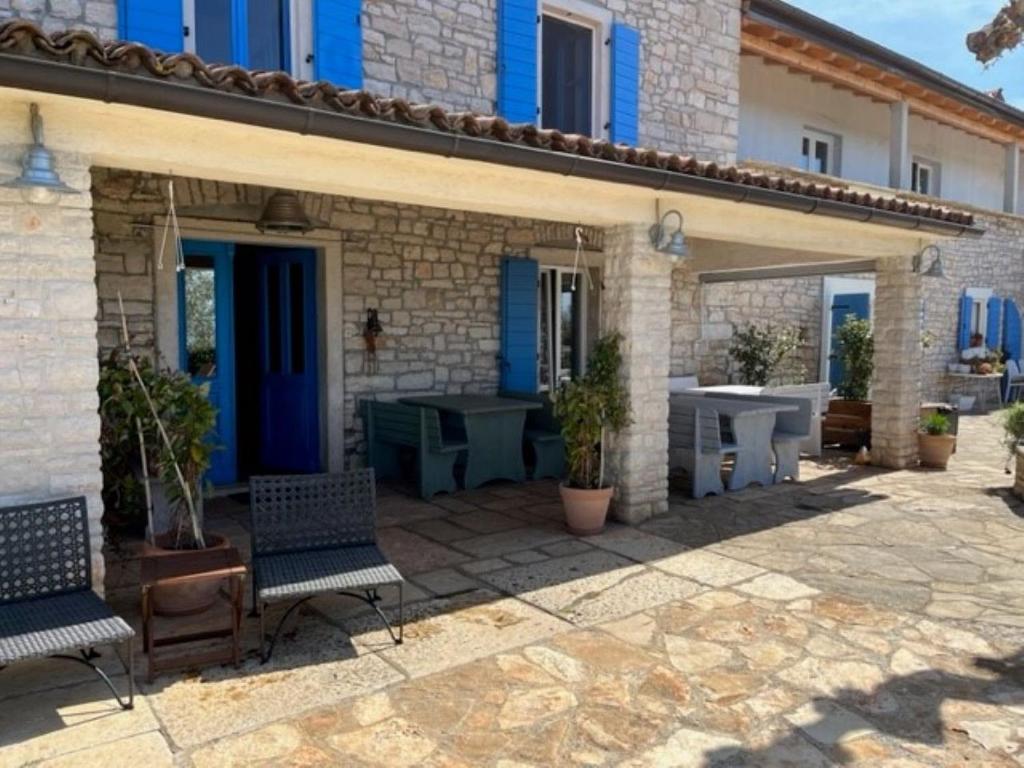 Farmhouse Cubani - 1