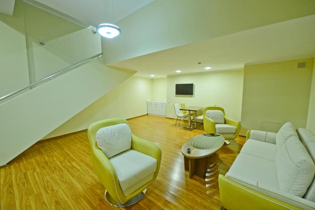 TV a/nebo společenská místnost v ubytování Castello Mare All Inclusive Resort