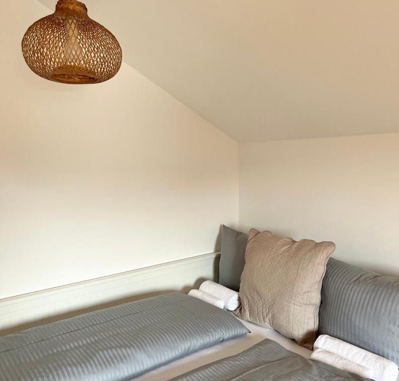 Cama ou camas em um quarto em Abrahams Bayr Cottage