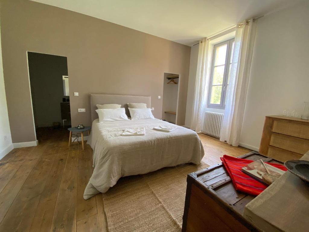 la maison de Manon - Double Room With Private Bathroom