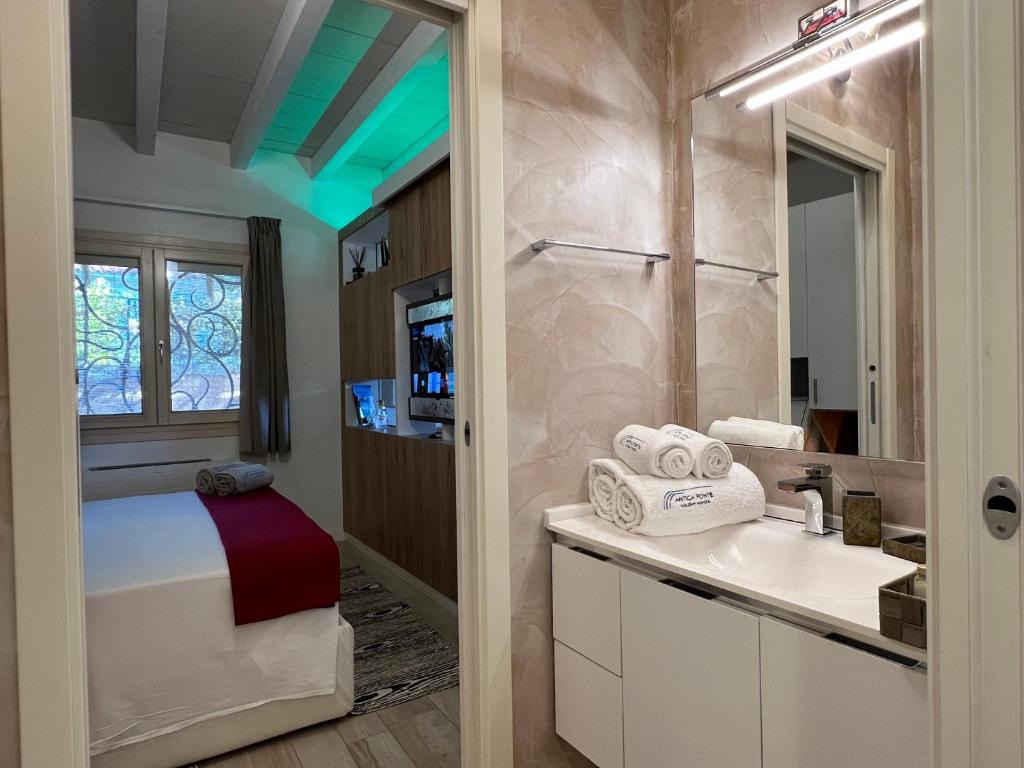 A bathroom at Antica Fonte Holiday Homes
