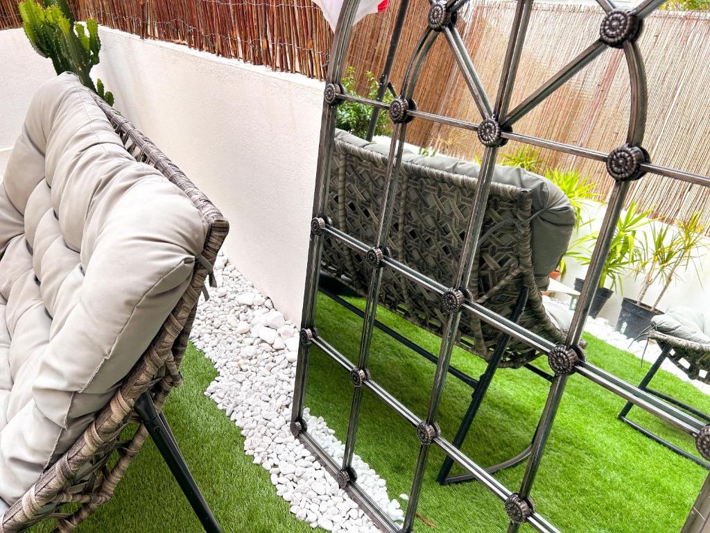 Vonkajšia záhrada v ubytovaní Monaco Cap d’ail Studio & jardin