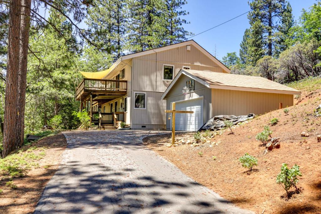 Secluded Arnold Cabin Rental with Deck and Gas Grill!, Arnold (updated