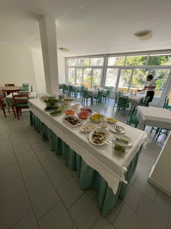 Jídlo v hotelu nebo okolí