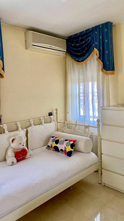 Postel nebo postele na pokoji v ubytování H1-Habitación sublime cama doble luminosa A/C WIFI