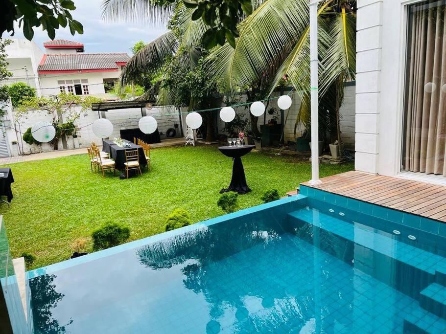 Bazén v ubytování 3M Poolside Villa Foreign Passport only nebo v jeho okolí