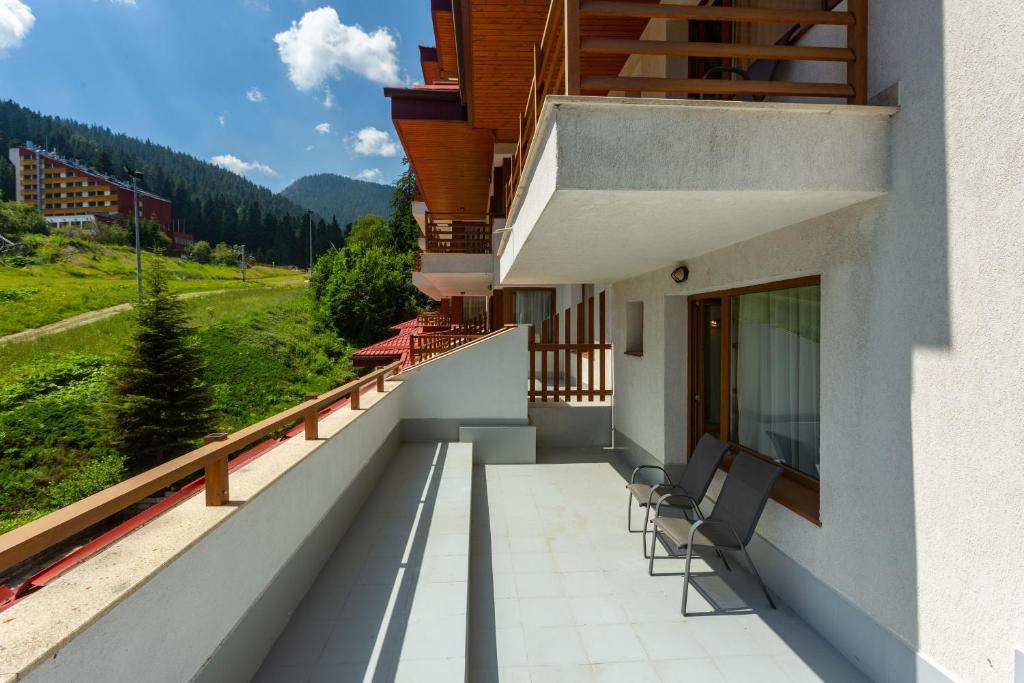 Nespecifikovaný výhled na hory nebo výhled na hory při pohledu z hotelu